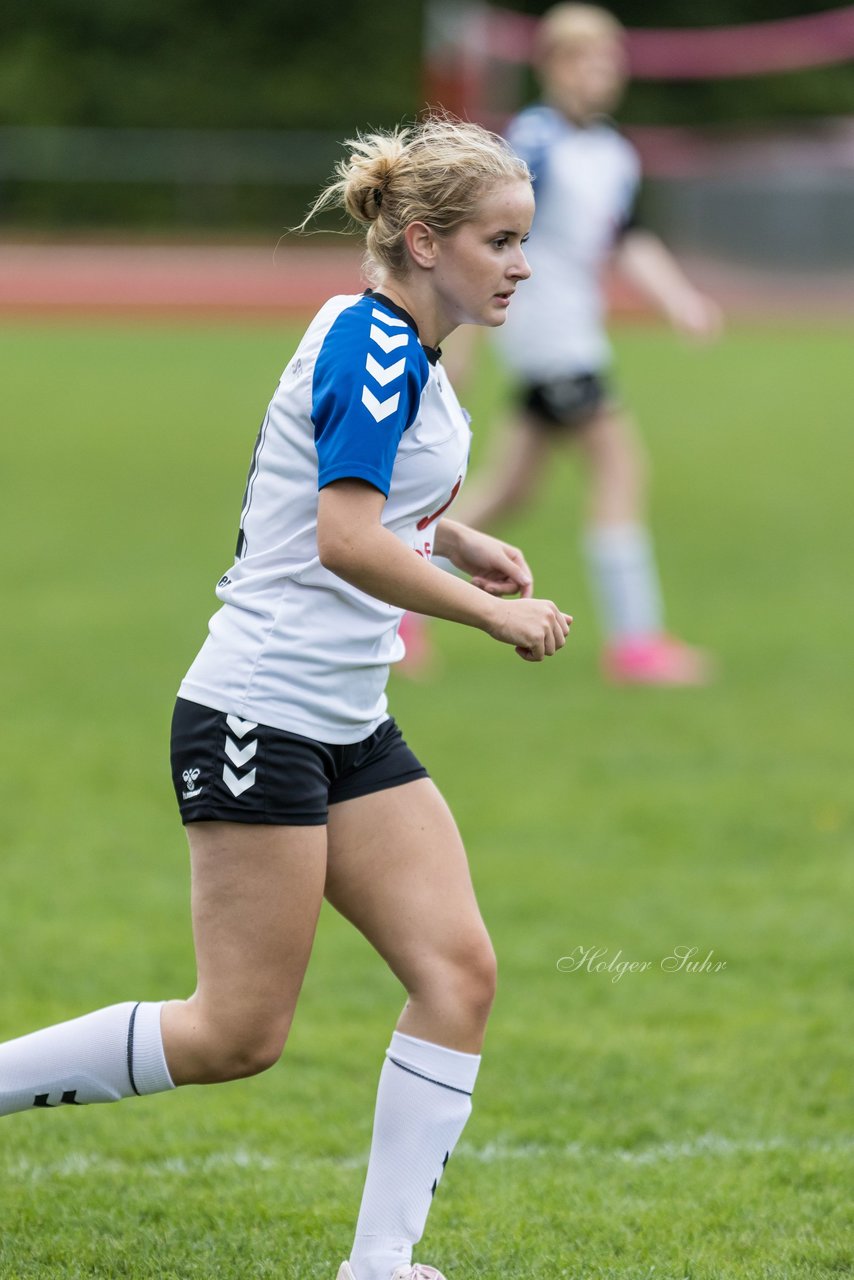 Bild 336 - wBJ VfL Pinneberg - Germania Schnelsen : Ergebnis: 15:1